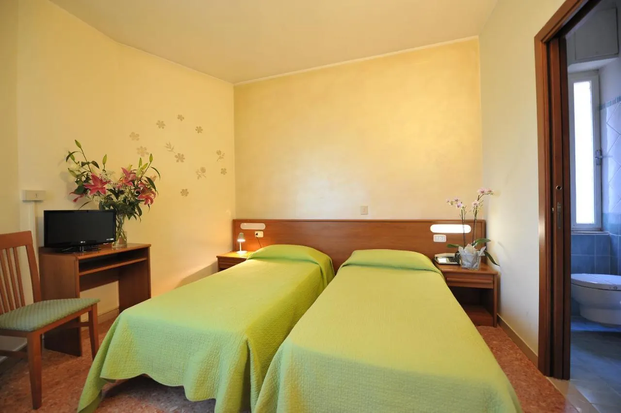 Hotel Astor ペルージャ 2*,  イタリア